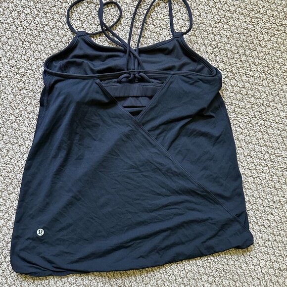 A102 Lululemon Athletica Tank Black size 4 Criss Cross back - Picture 4 of 5